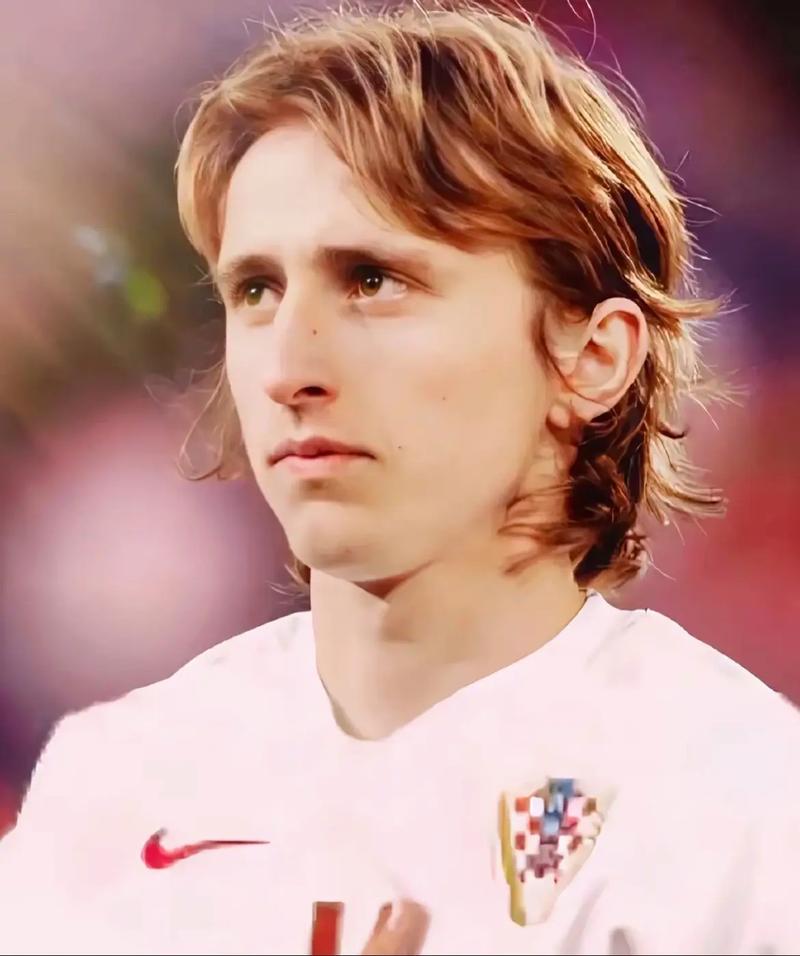 都灵官方：瓦尼亚蒂卸任体育总监一职，佩特拉奇重新接手