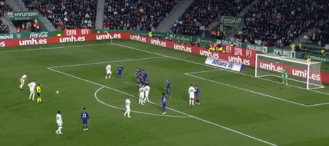 武磊头球摆渡助攻奇塔迪尼破门 海港1-0津门虎