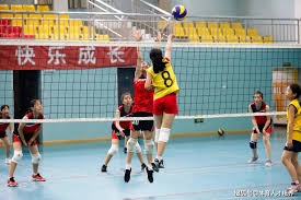 科罗拉多洛基队新秀斯托里在 4 月份的表现刷新大联盟纪录